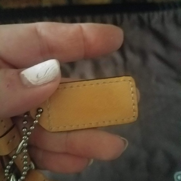 Super cute Coach clutch bag. - Picture 6 of 7